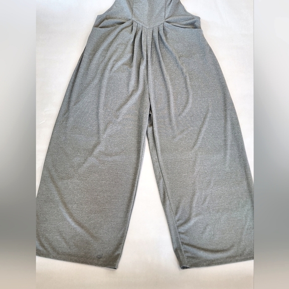 NWT || HALARA || size XL jumpsuit, pantsuit, wide legged, gray, one piece, baggy - Picture 5 of 11
